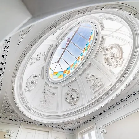 מלון Flag Design 4*