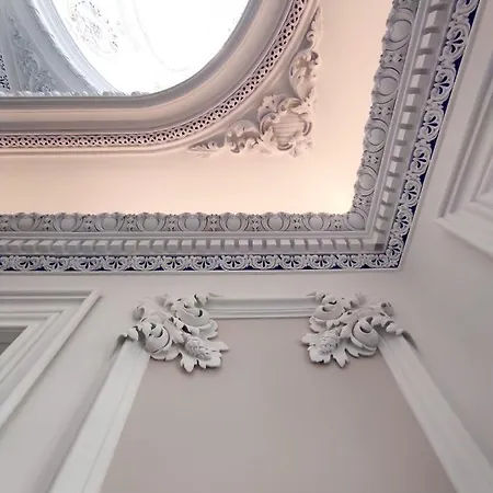 Flag Design מלון