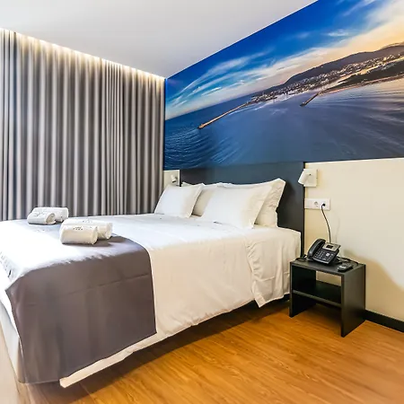 Flag Design מלון 4*