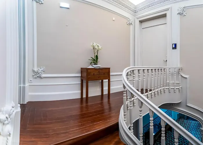 Flag Design Отель 4*