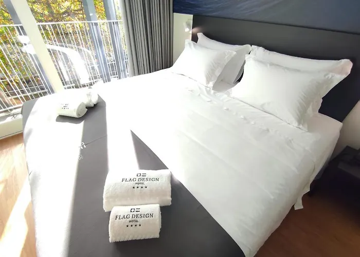 Hotel Flag Design 4*